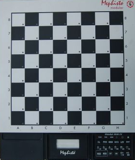 Mephisto-Modular-Schachbrett-mit-Modulen Mephisto-Modular-Schachbrett-mit-Modulen
